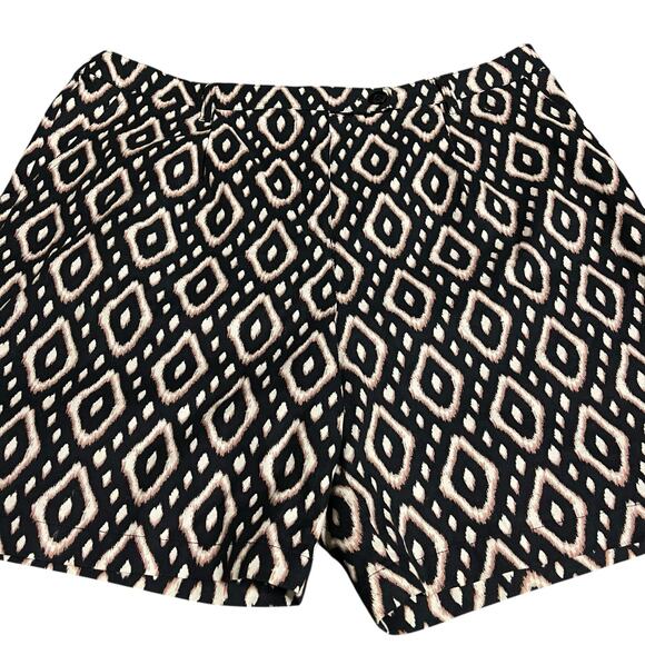 Hannah Women's Pleated Zip Shorts Black White Diamond Print Cotton-Blend Size 16 - Picture 3 of 7